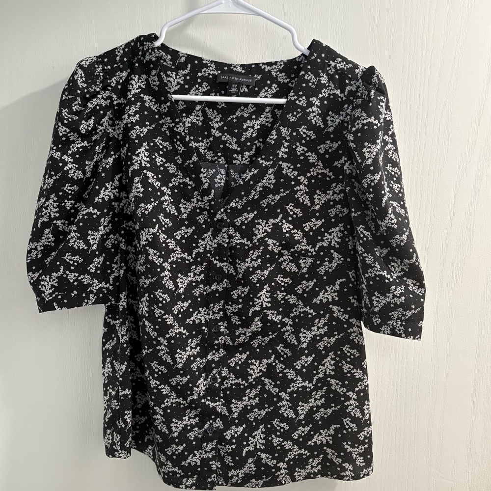 Saks Fifth Avenue Black Puff Sleeve Front Button V-Neck Blouse size M